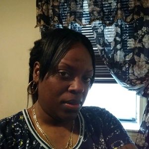 Meet your Posher, Tia